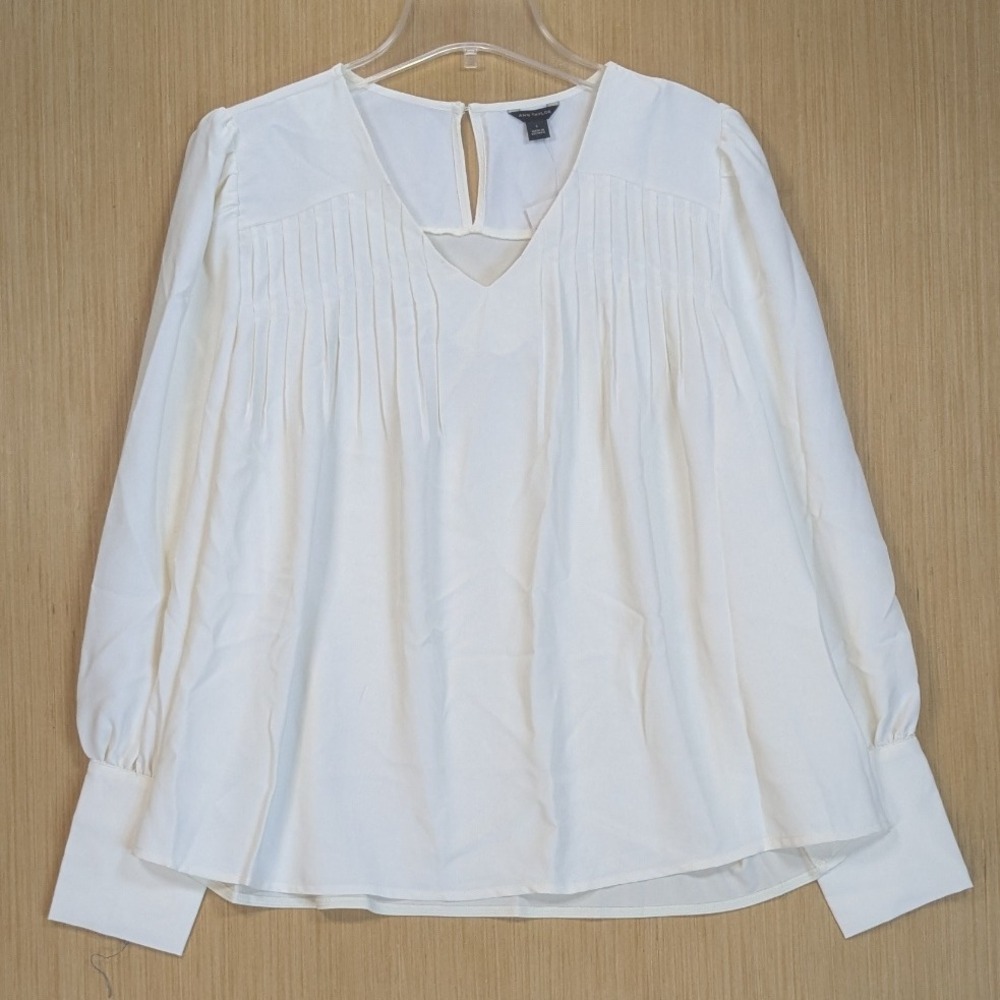 Ann Taylor Cream Pintuck V-Neck Long Sleeve Blouse